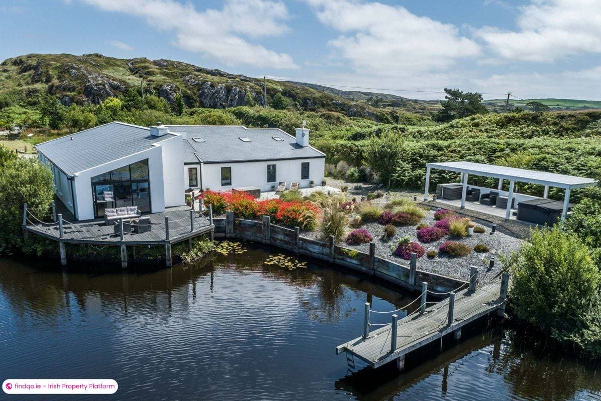 Detached house for Sale in Goleen, Cork