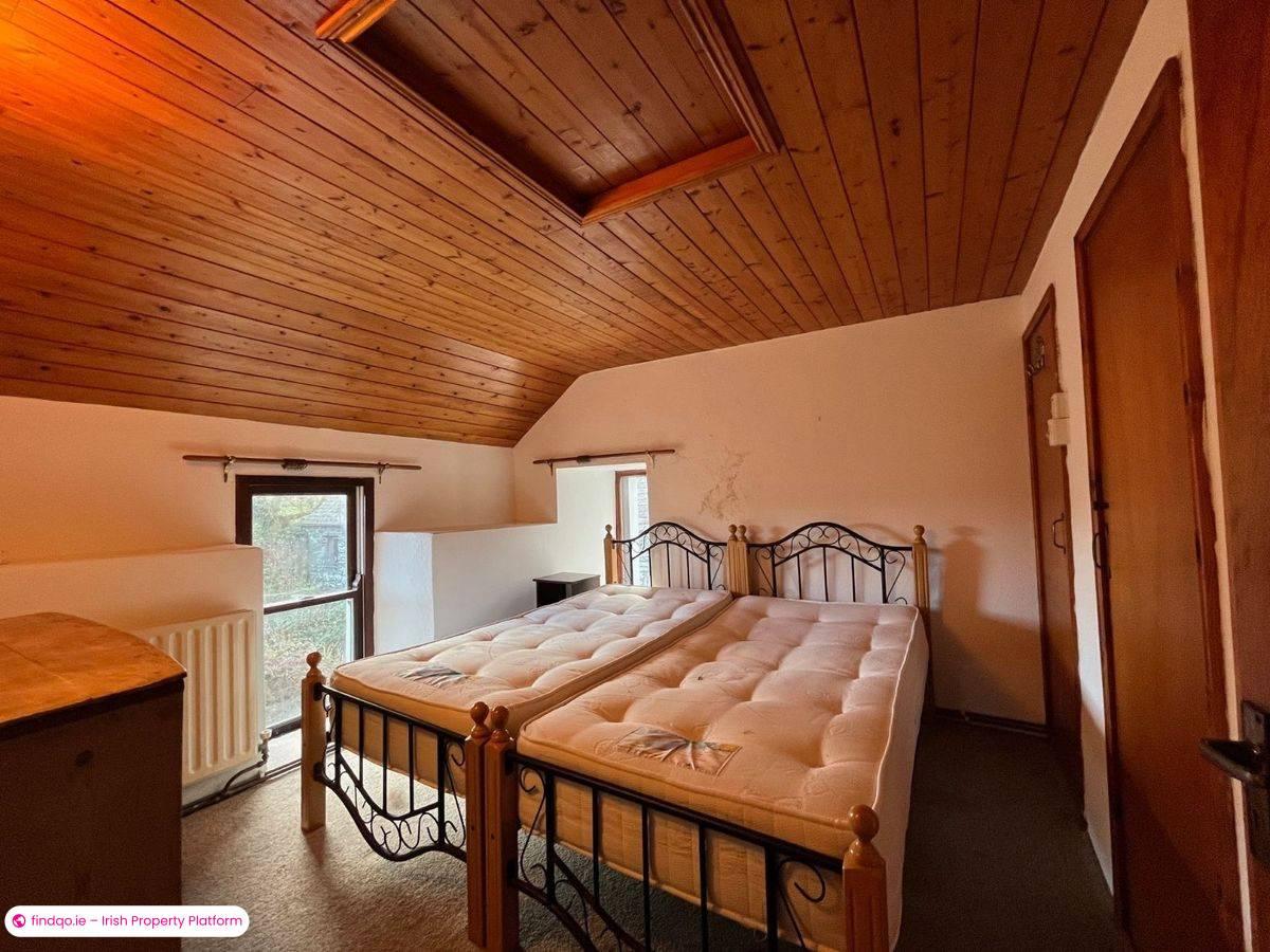 Detached house for Sale in Toormore, Cork