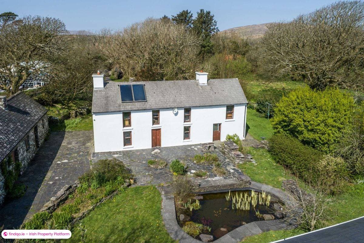 Detached house for Sale in Toormore, Cork