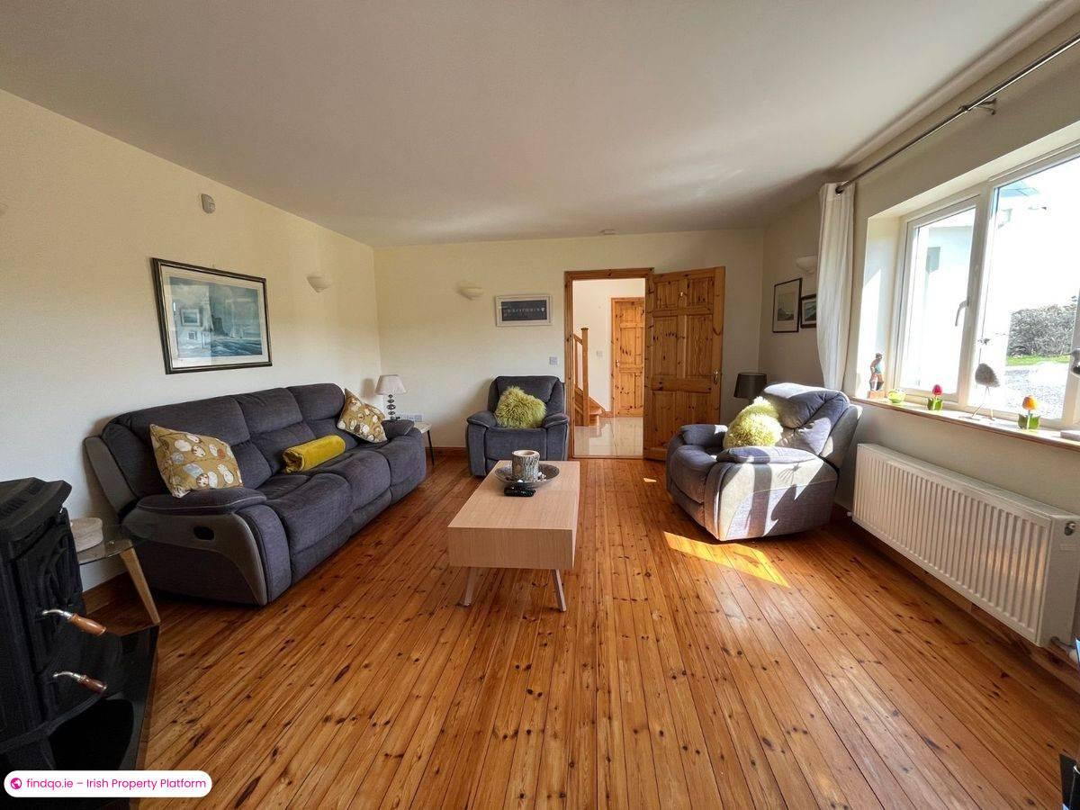 Detached house for Sale in Schull, Cork