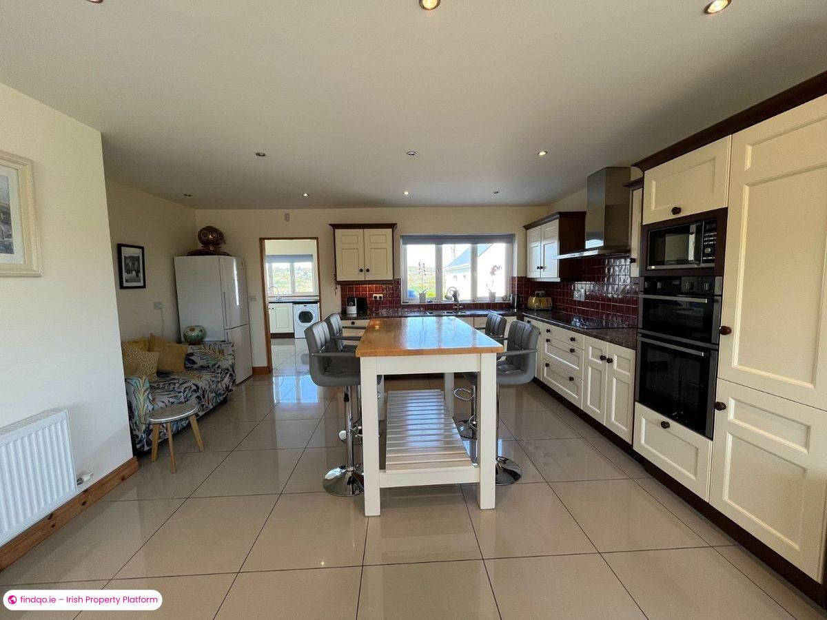 Detached house for Sale in Schull, Cork