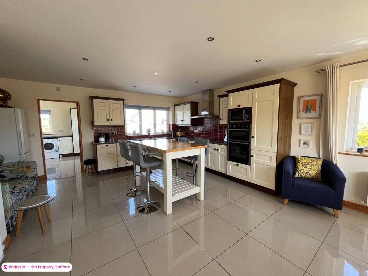 Detached house for Sale in Schull, Cork