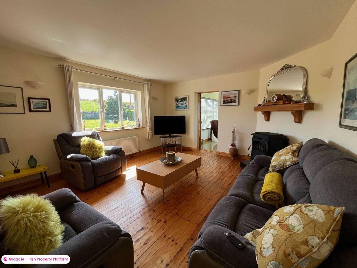 Detached house for Sale in Schull, Cork