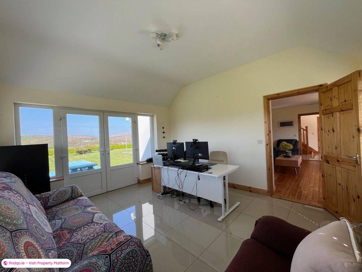 Detached house for Sale in Schull, Cork