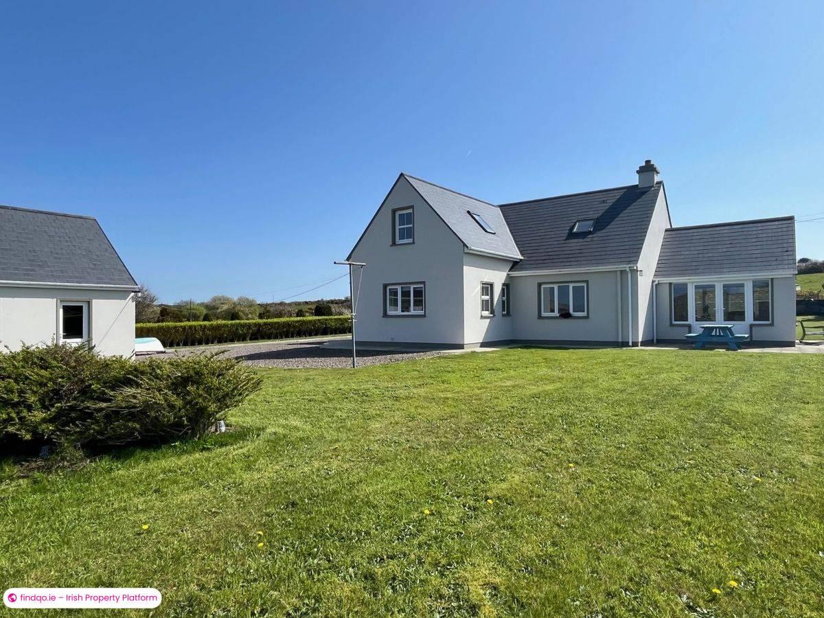 Detached house for Sale in Schull, Cork