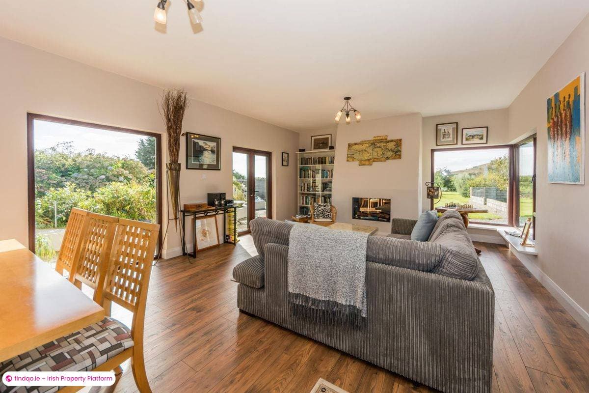 Detached house for Sale in Schull, Cork