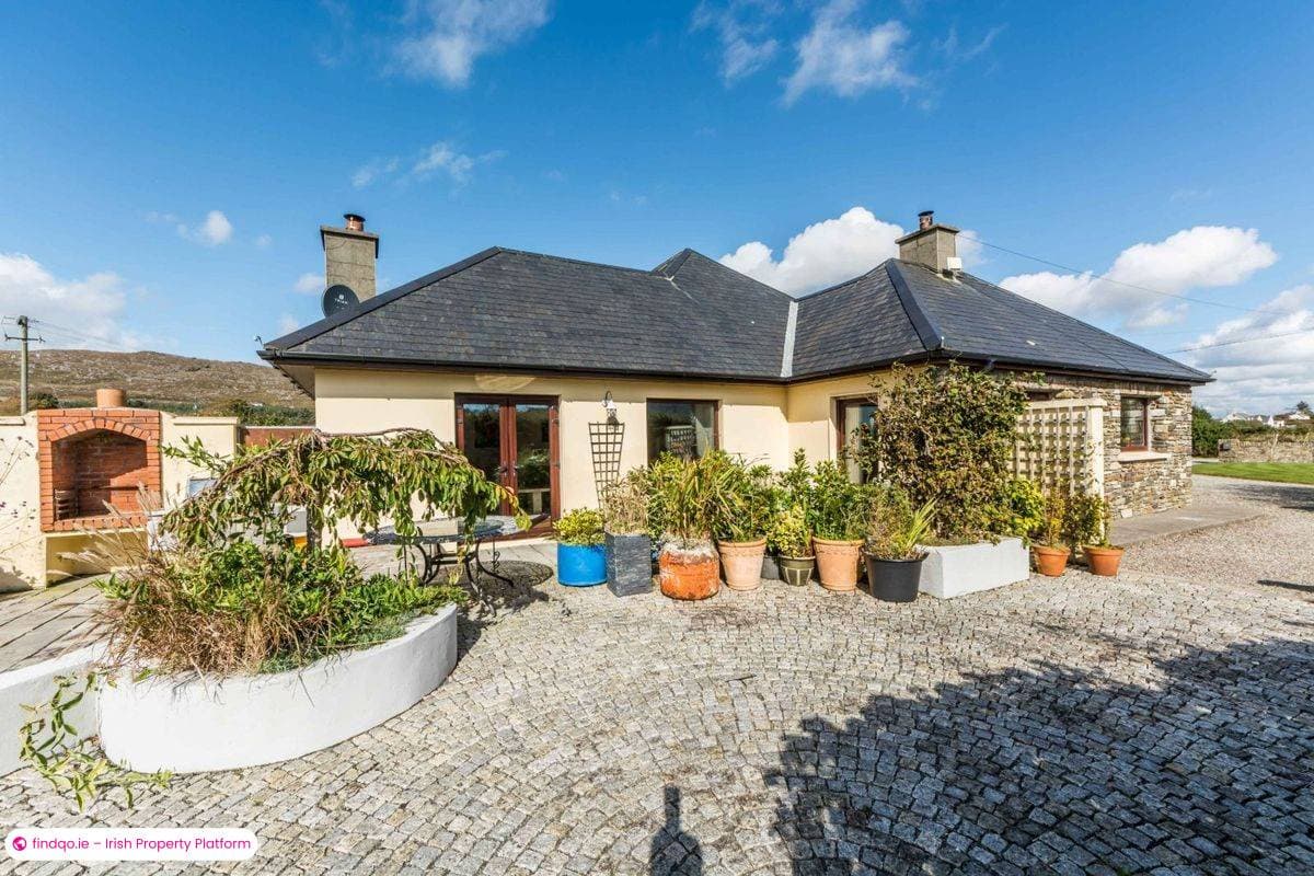 Detached house for Sale in Schull, Cork