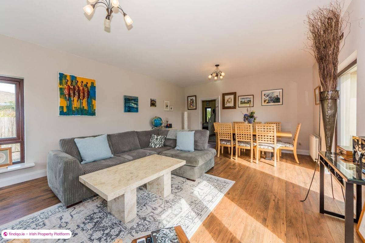 Detached house for Sale in Schull, Cork