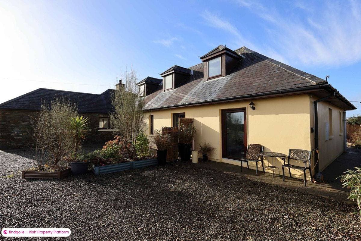 Detached house for Sale in Schull, Cork