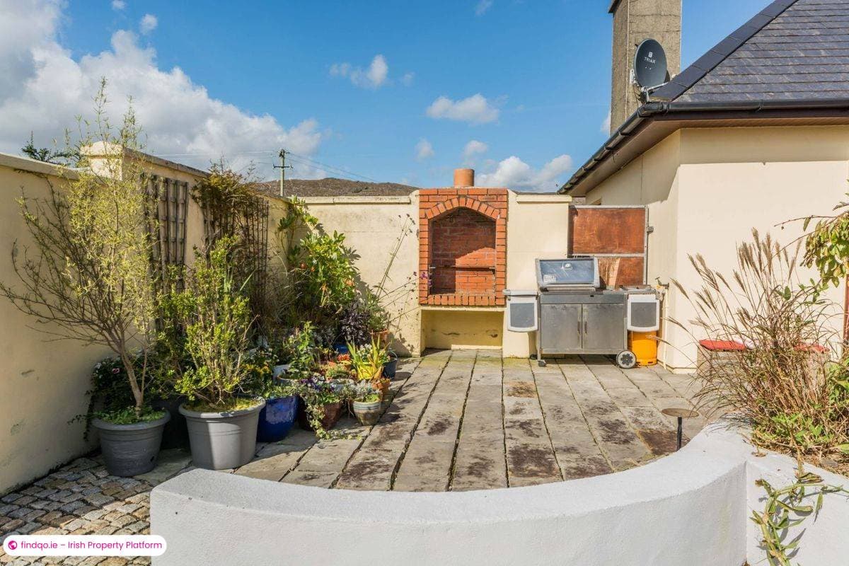 Detached house for Sale in Schull, Cork