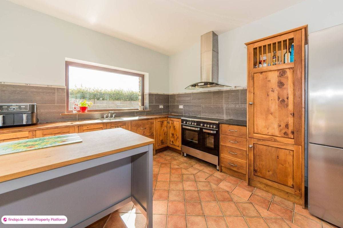 Detached house for Sale in Schull, Cork