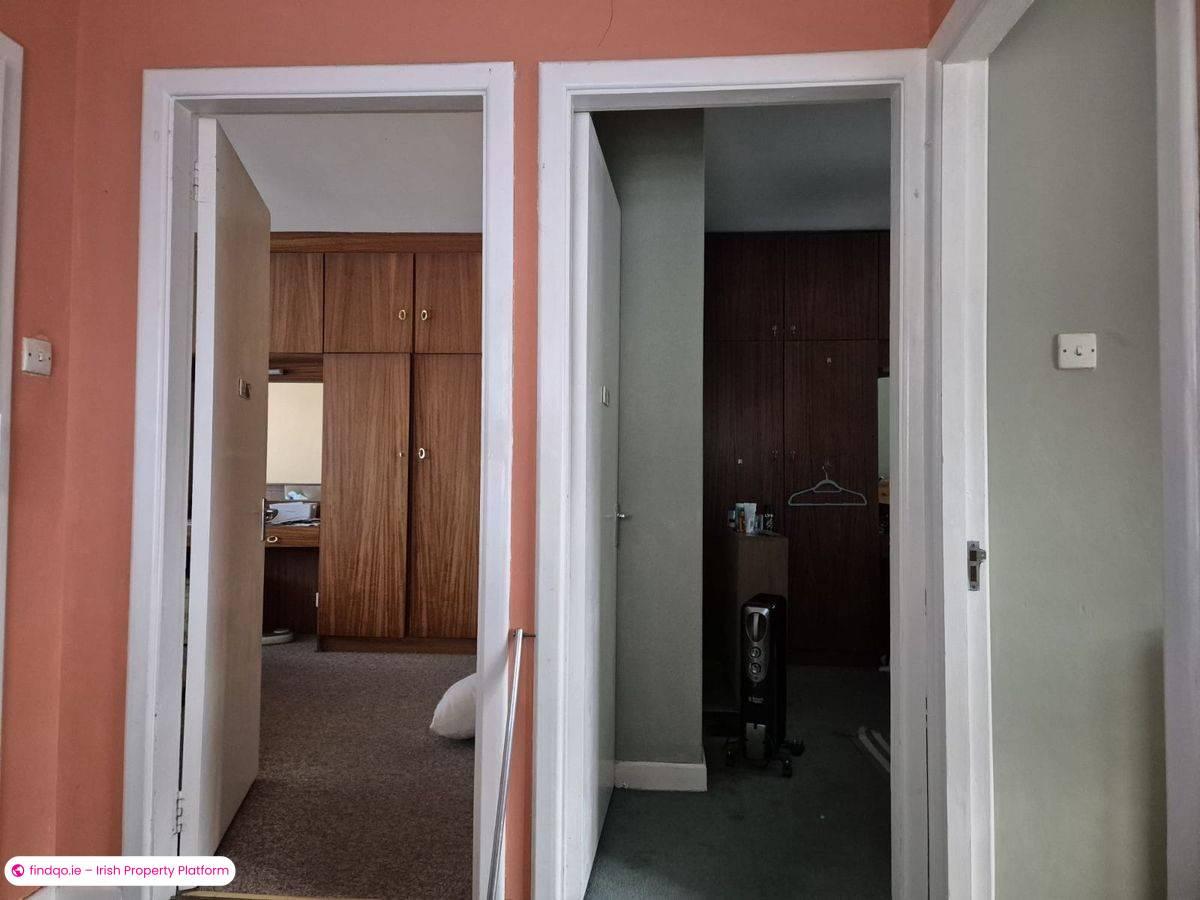 Detached house for Sale in The Lough, Cork