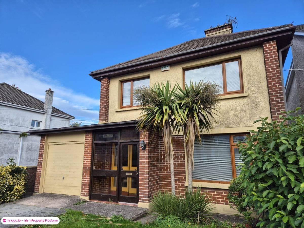 Detached house for Sale in The Lough, Cork