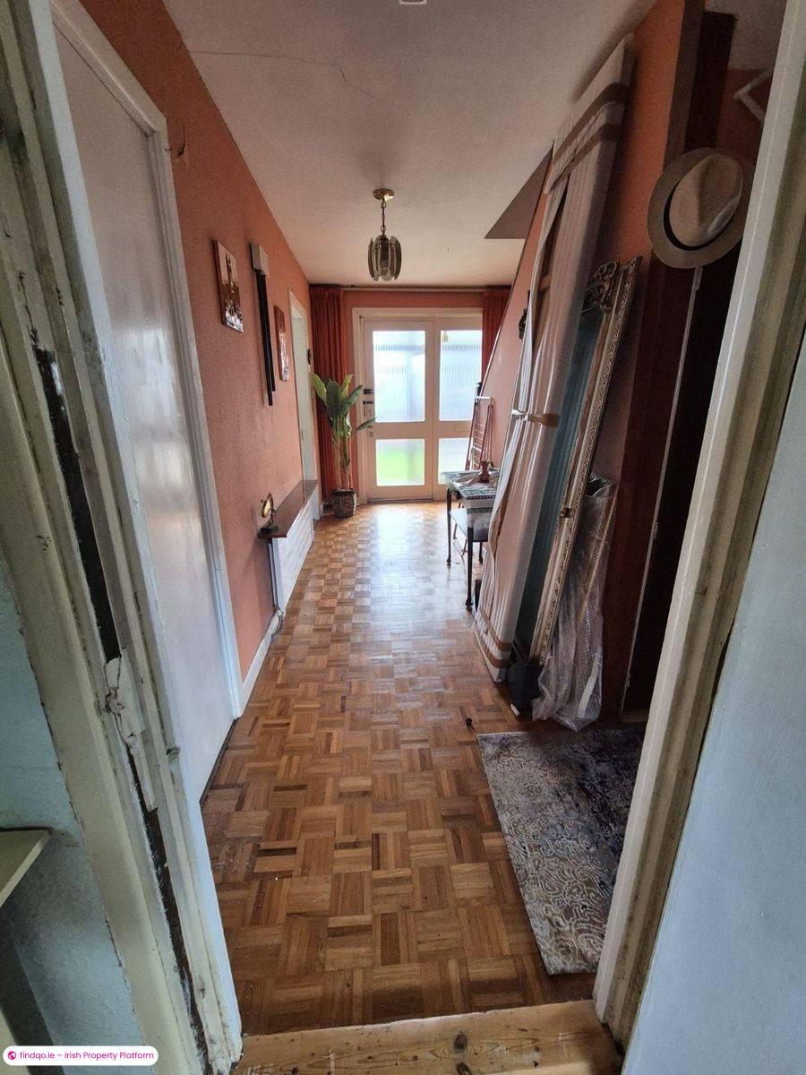 Detached house for Sale in The Lough, Cork