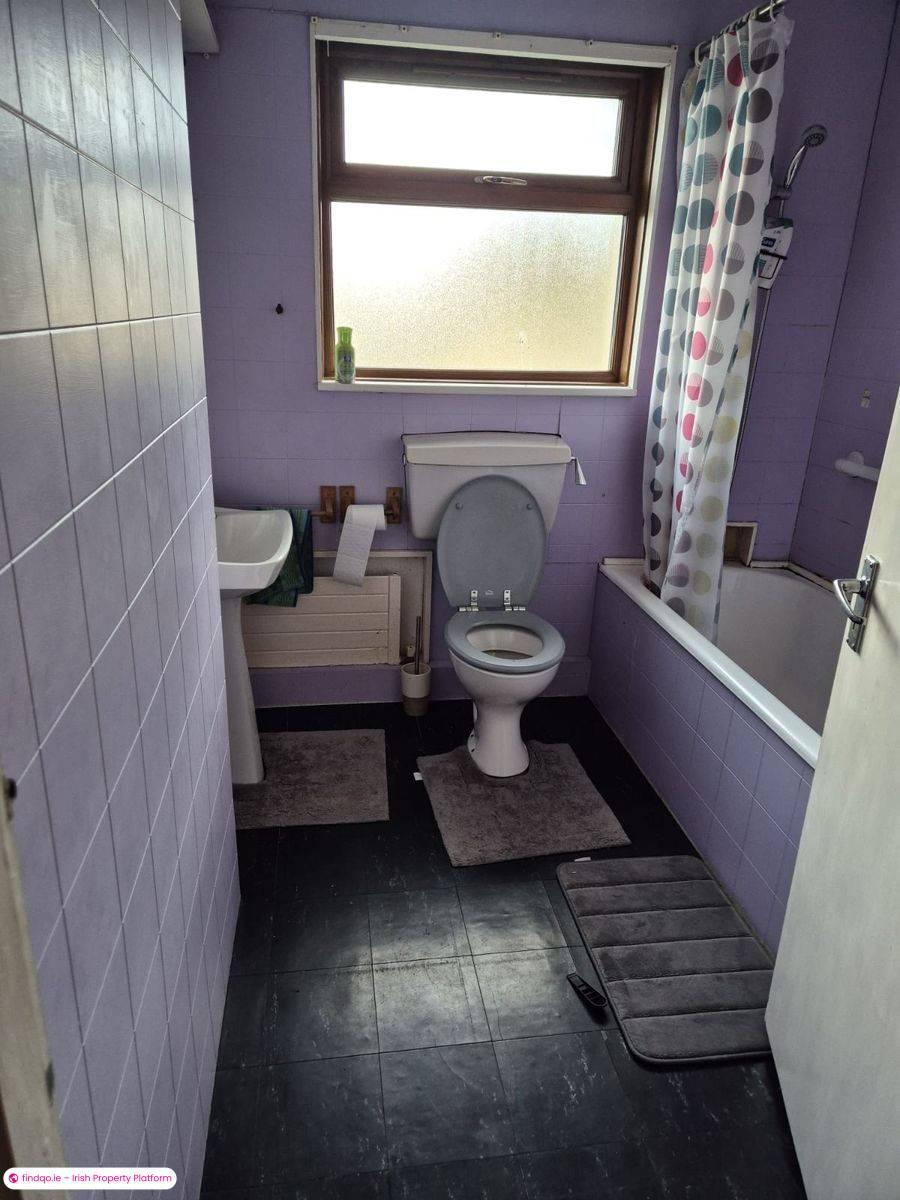 Detached house for Sale in The Lough, Cork