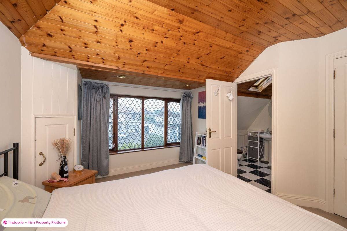 Detached house for Sale in The Lough, Cork