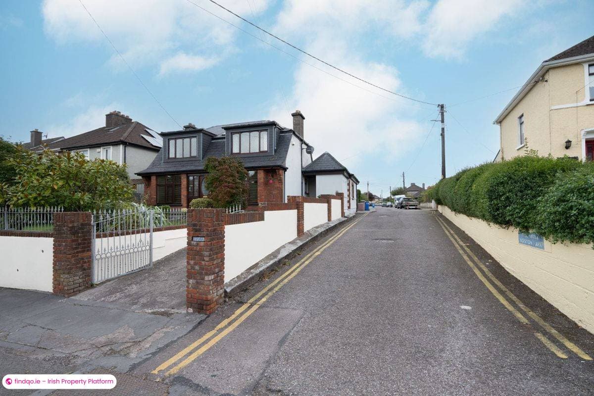 Detached house for Sale in The Lough, Cork