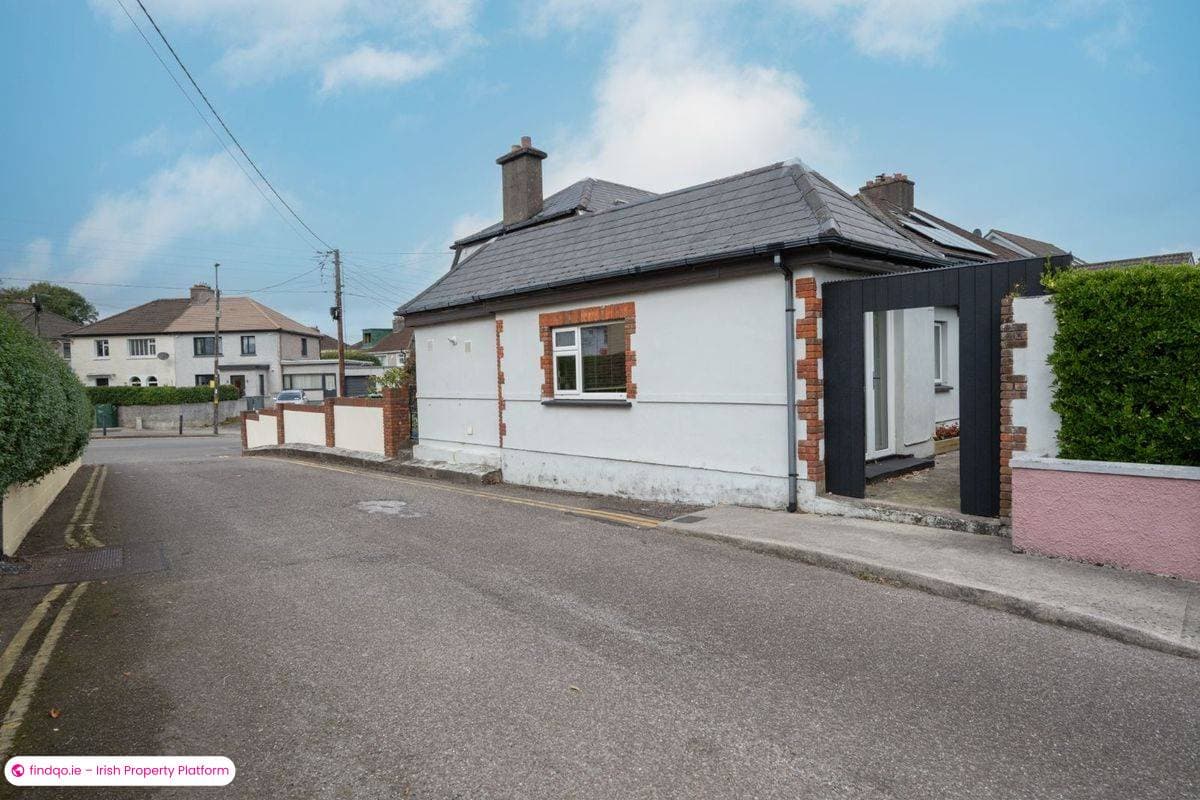 Detached house for Sale in The Lough, Cork