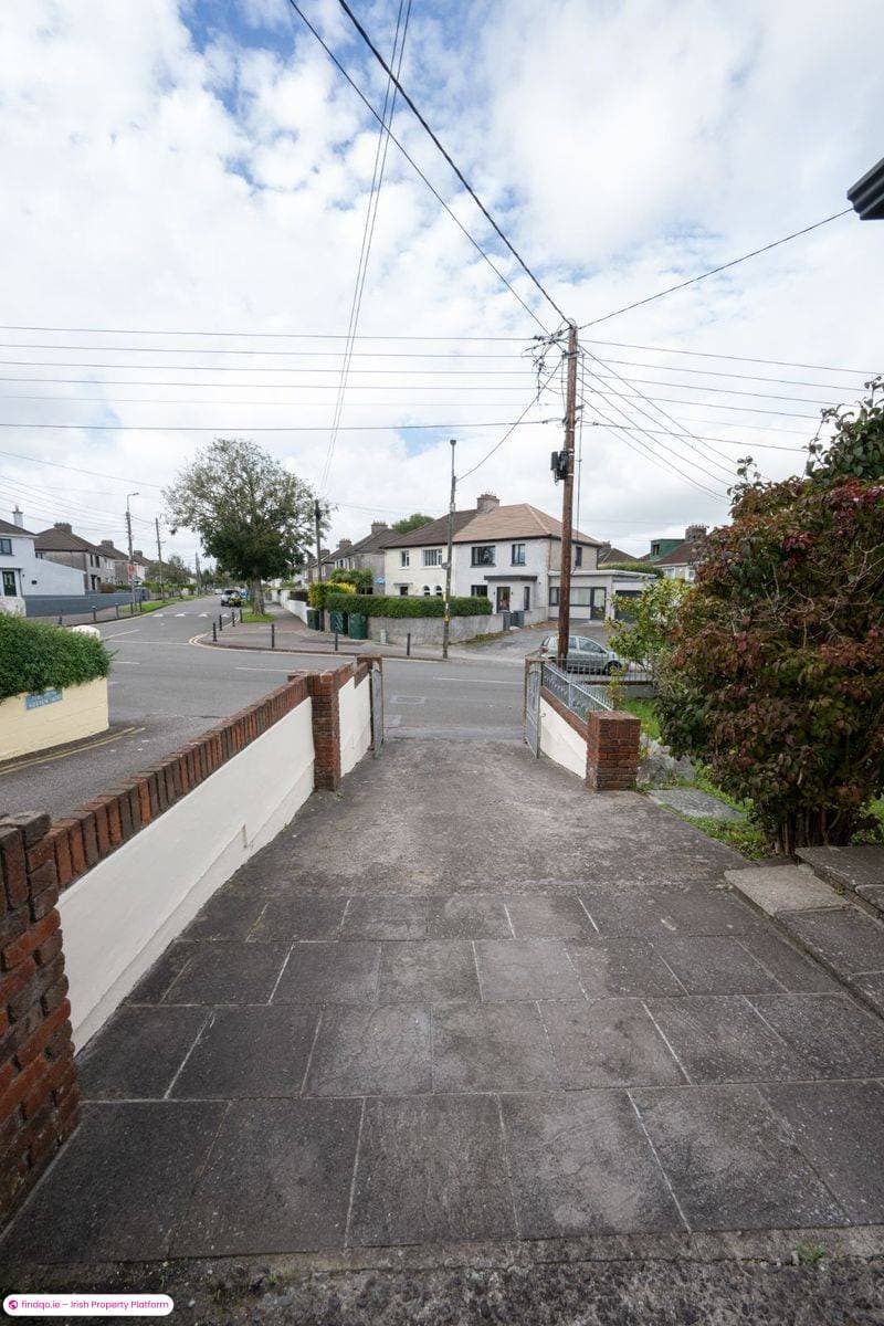 Detached house for Sale in The Lough, Cork