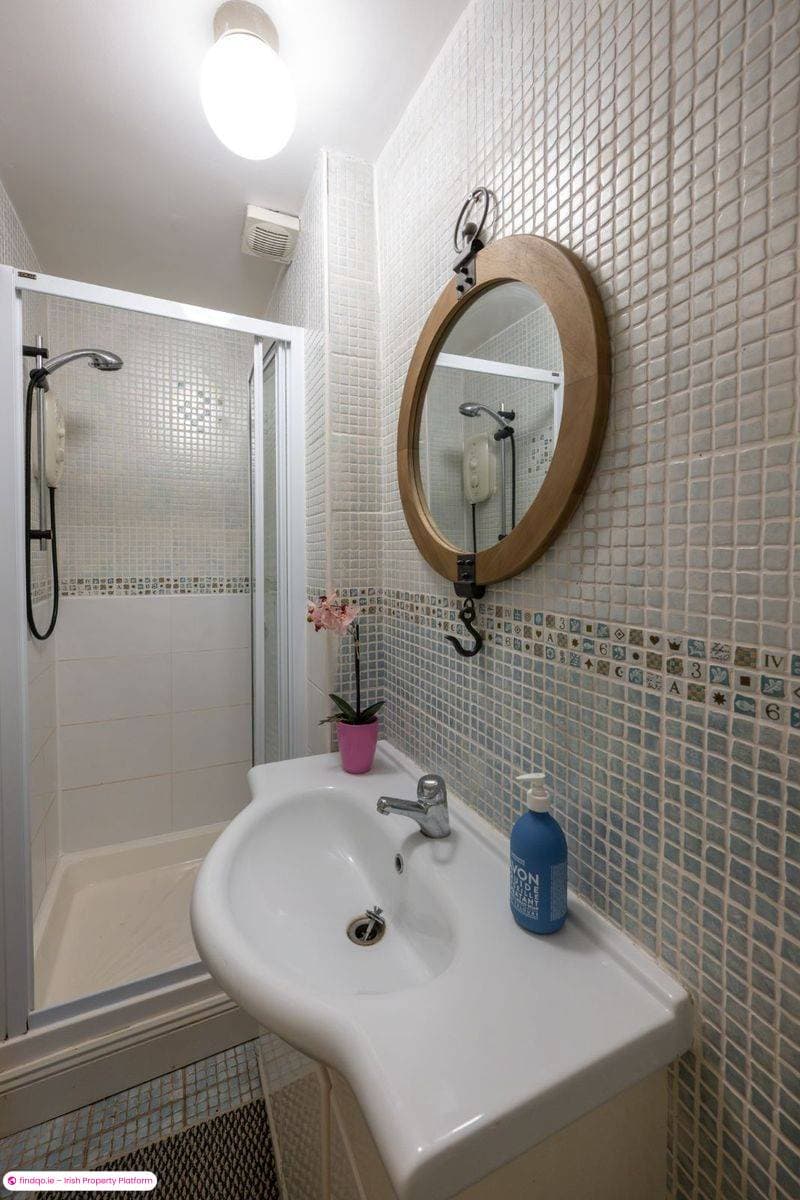 Detached house for Sale in The Lough, Cork