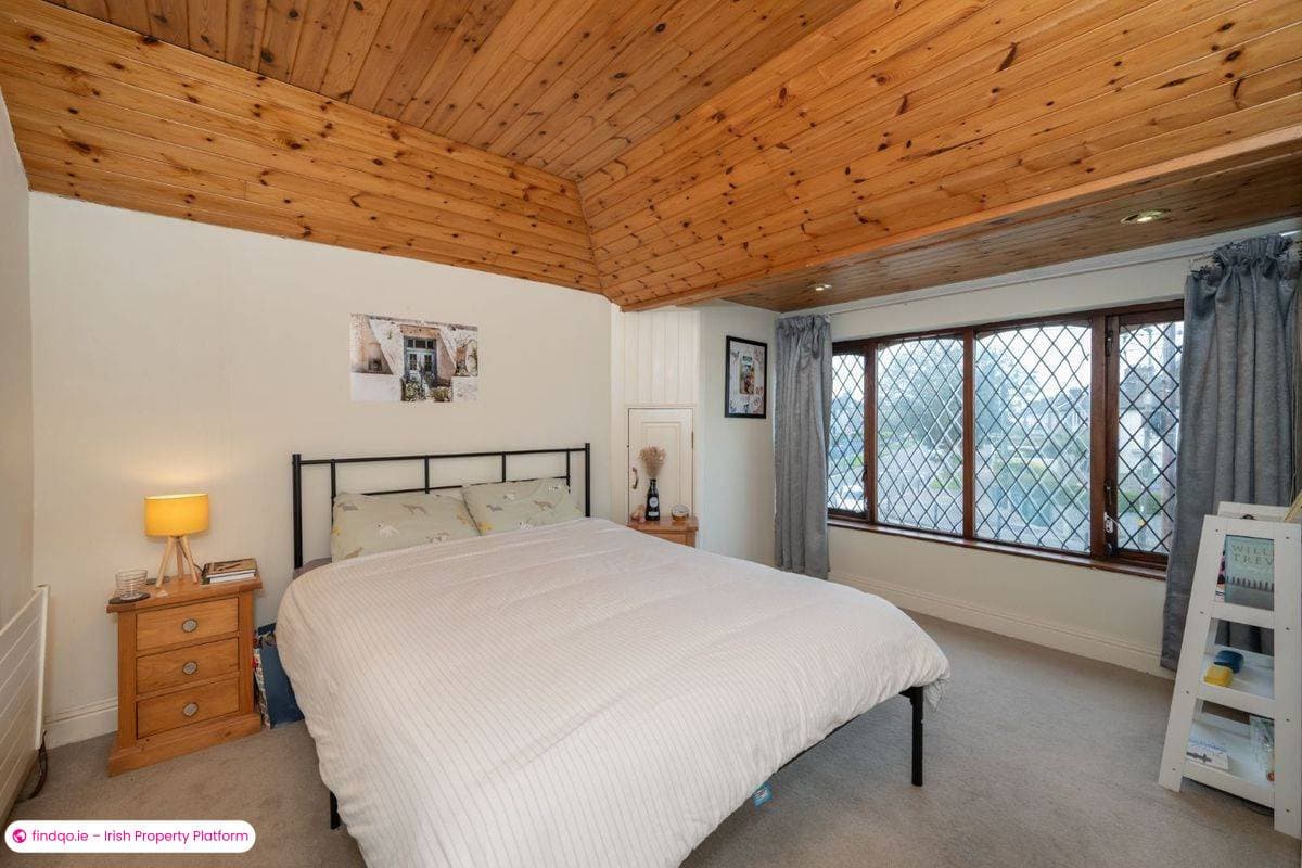 Detached house for Sale in The Lough, Cork