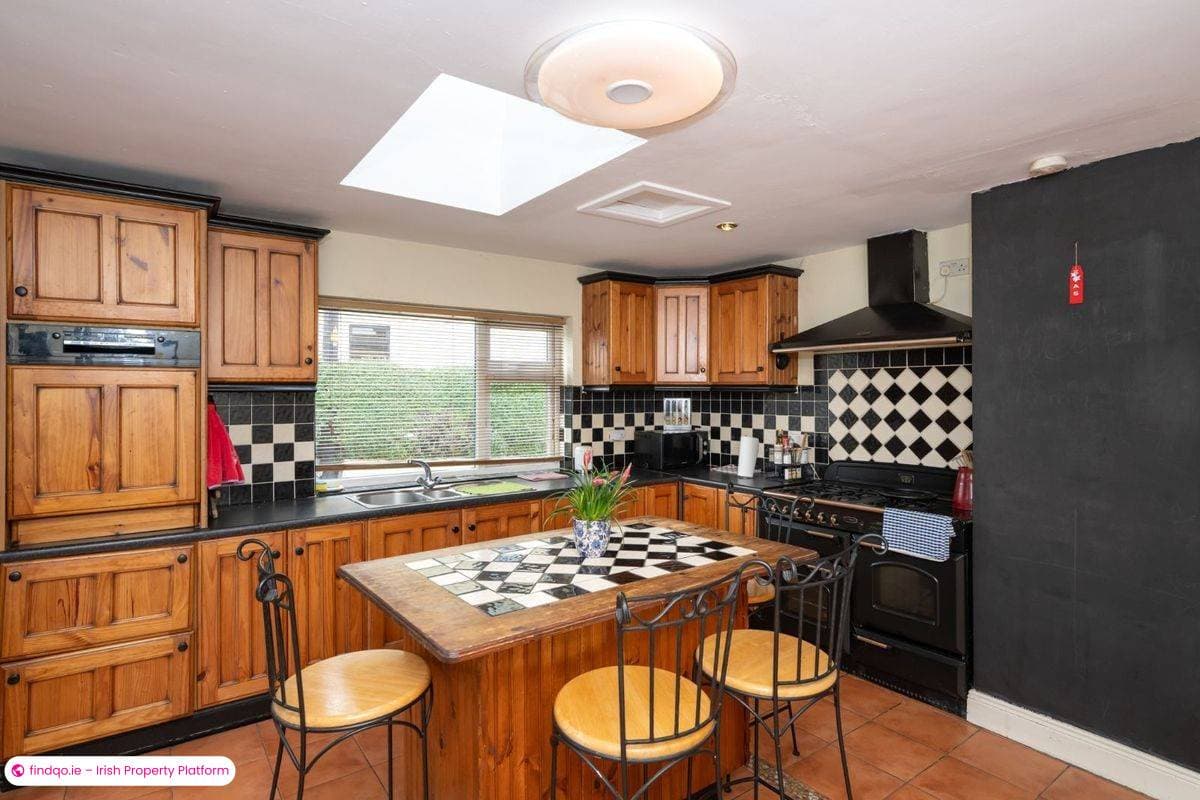 Detached house for Sale in The Lough, Cork