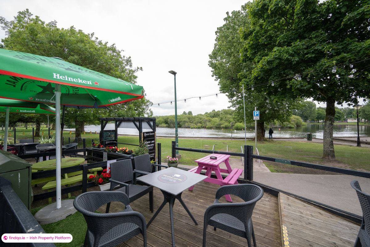 Restaurant / Bar / Hotel for Sale in The Lough, Cork