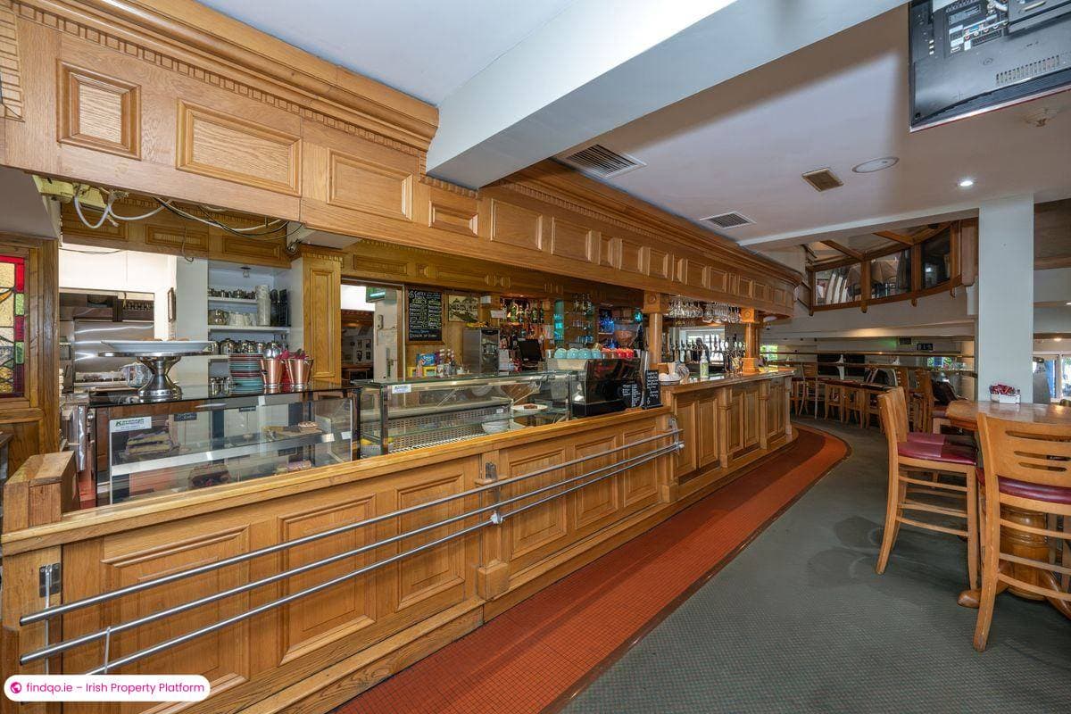 Restaurant / Bar / Hotel for Sale in The Lough, Cork
