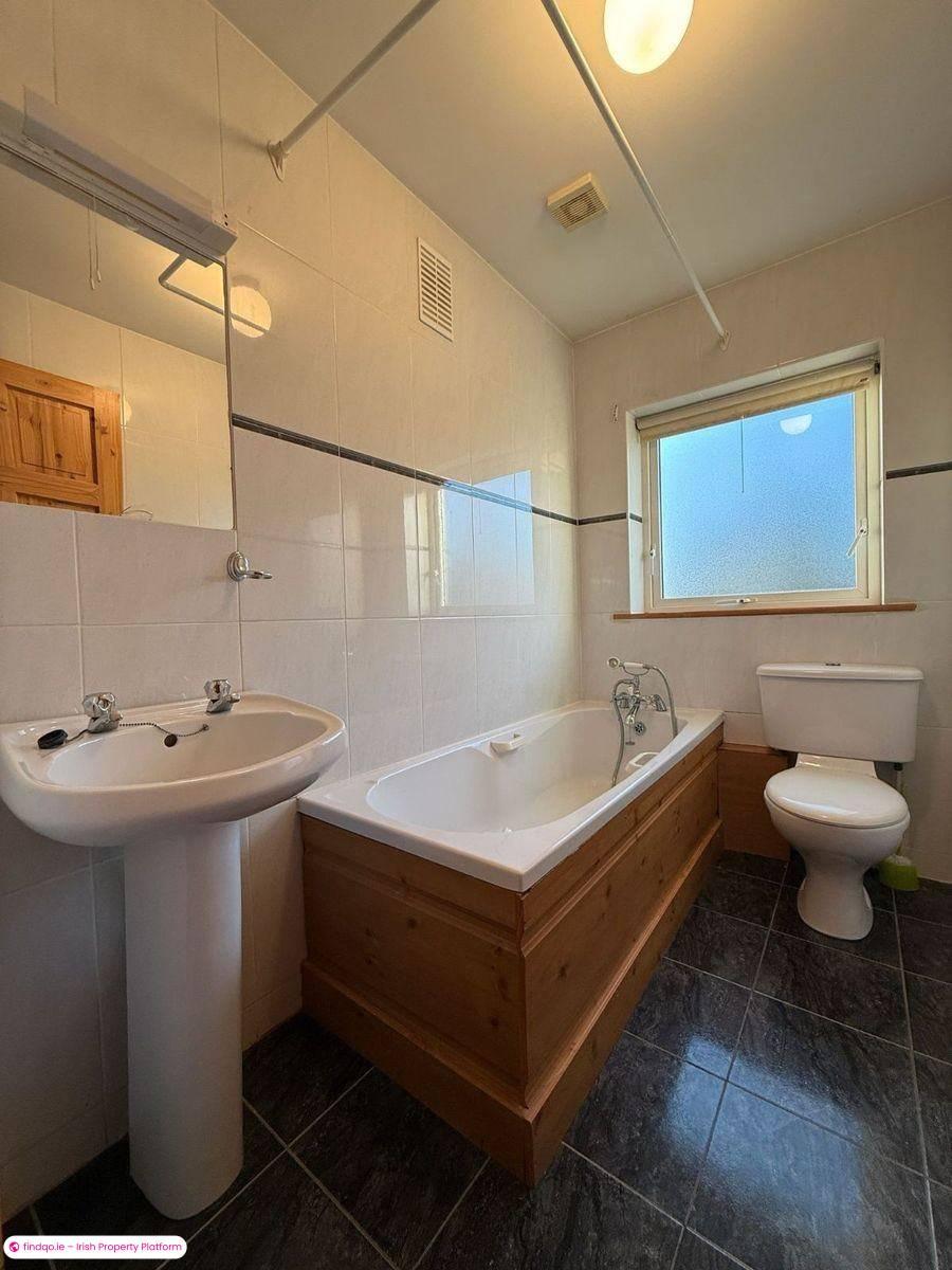 Semi-detached house for Sale in Ballaghaderreen, Roscommon