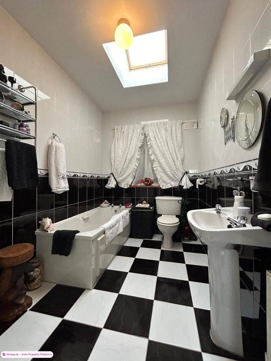 Detached house for Sale in Castlerea, Roscommon