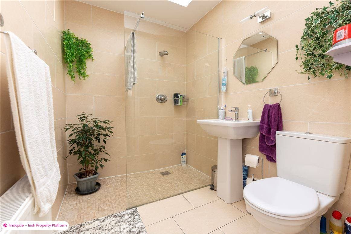 Semi-detached house for Sale in Woodview Park, Limerick, V94 Y3FV