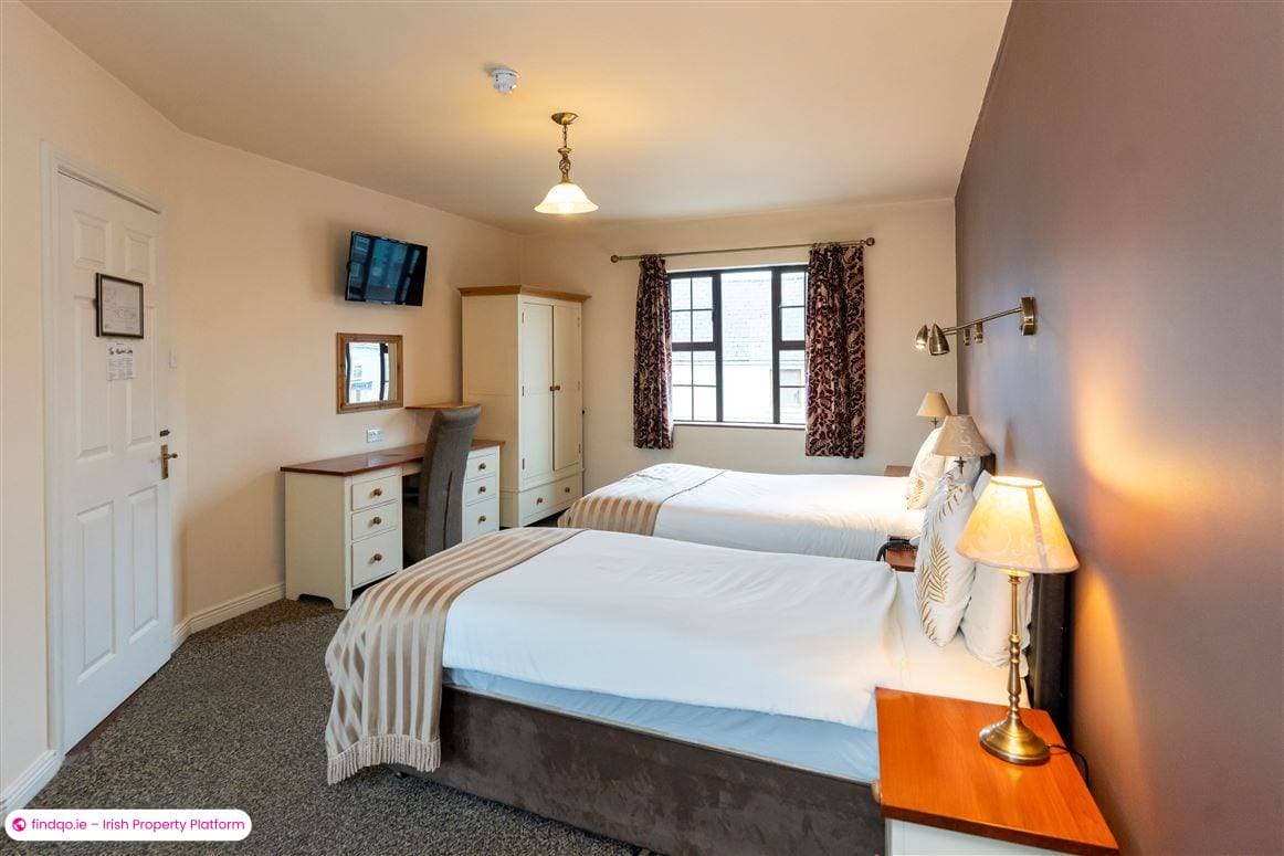 Restaurant / Bar / Hotel for Sale in Newmarket on Fergus, Clare