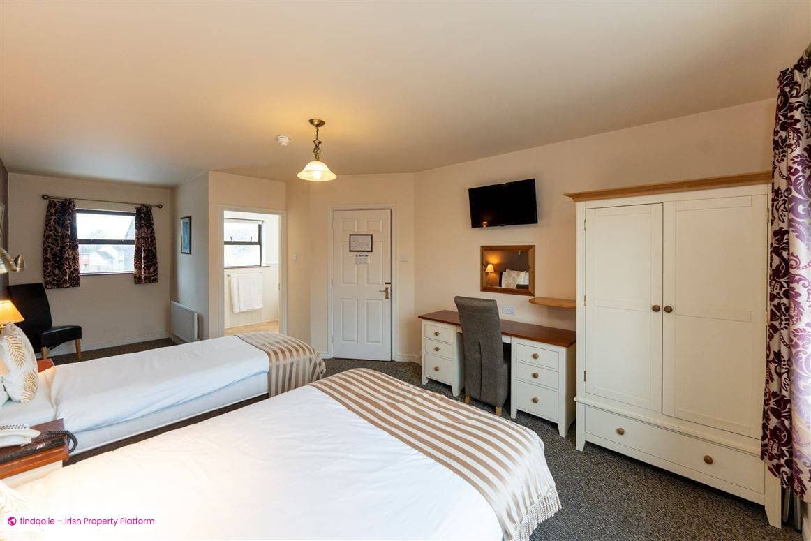 Restaurant / Bar / Hotel for Sale in Newmarket on Fergus, Clare