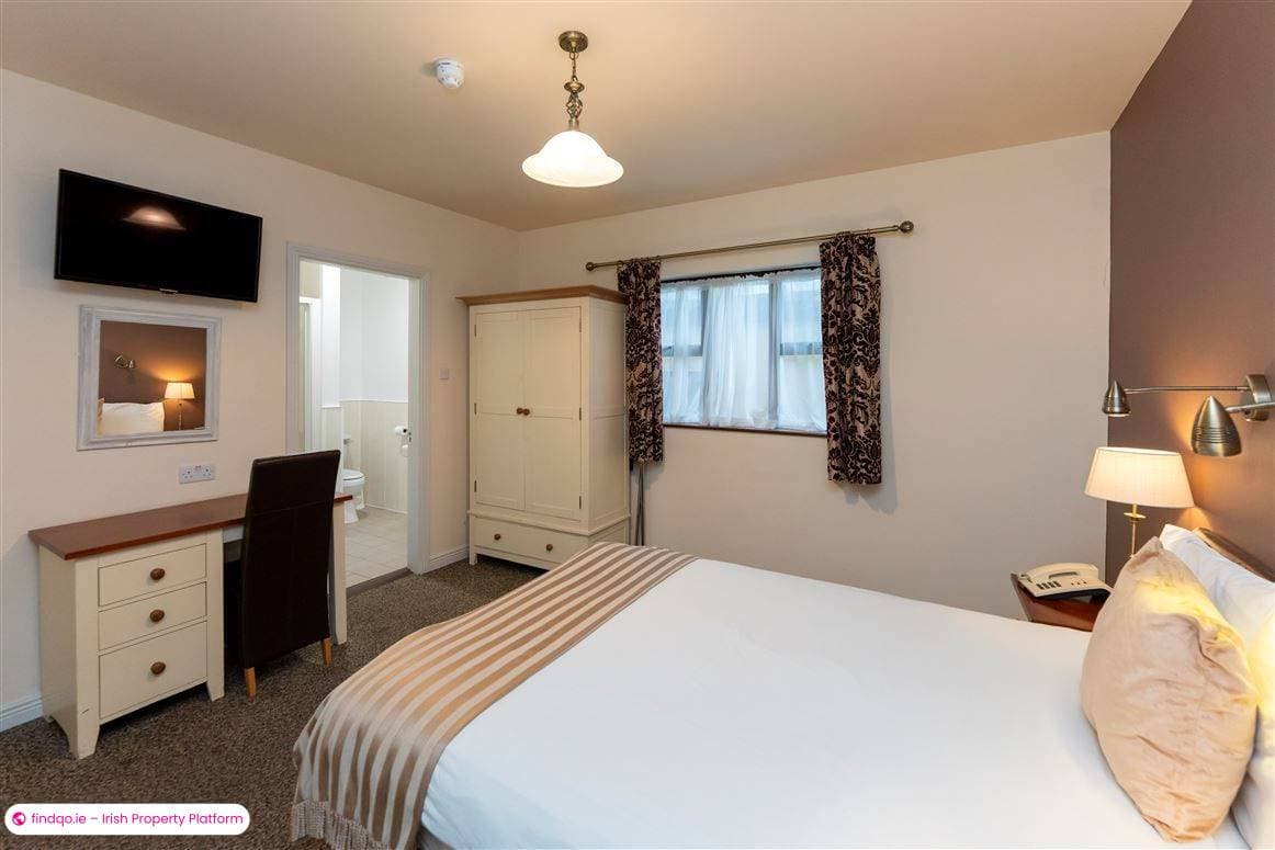 Restaurant / Bar / Hotel for Sale in Newmarket on Fergus, Clare