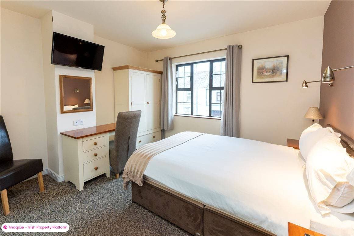 Restaurant / Bar / Hotel for Sale in Newmarket on Fergus, Clare