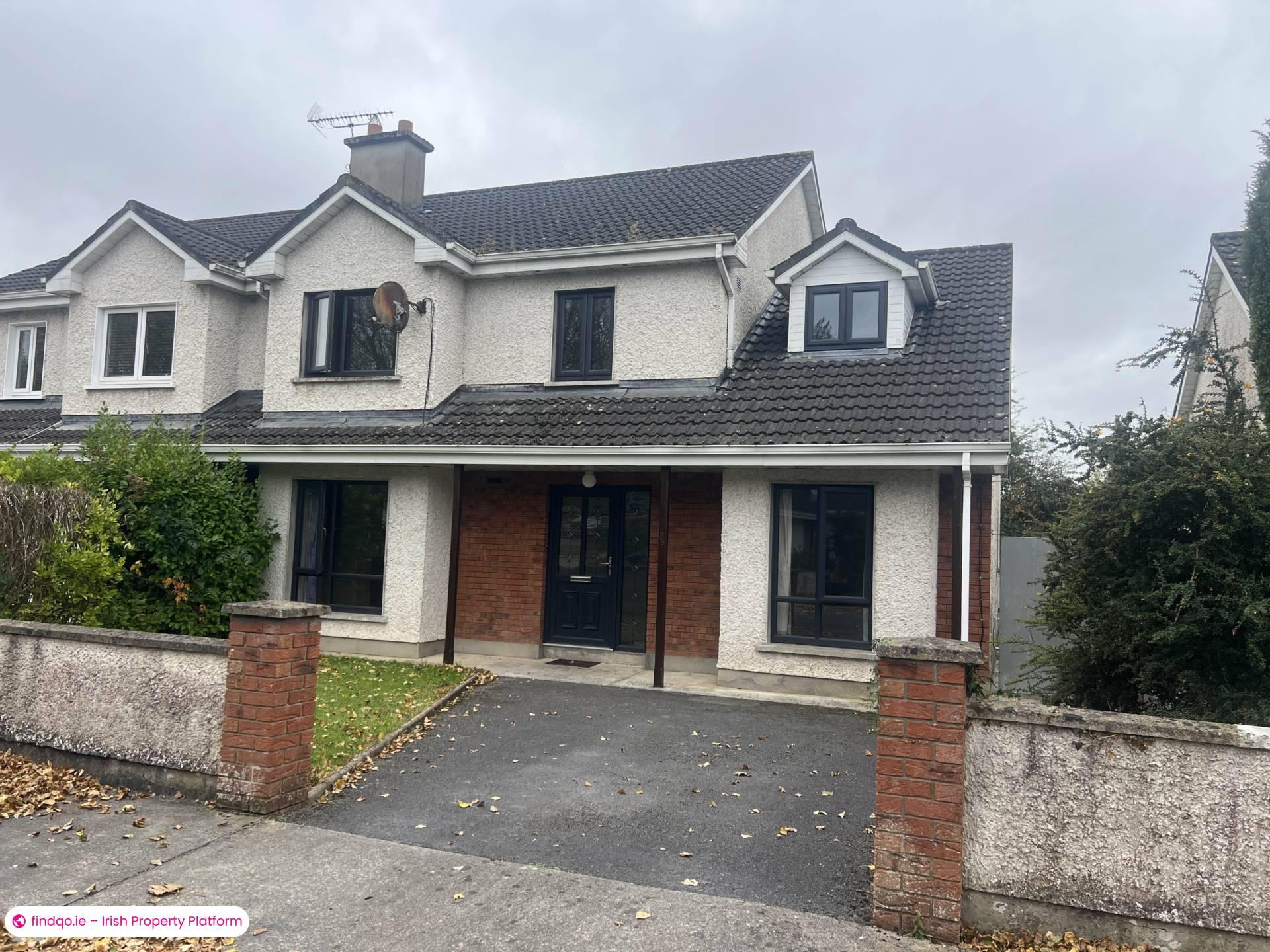 Semi-detached house for Sale in Courtfields, Raheen