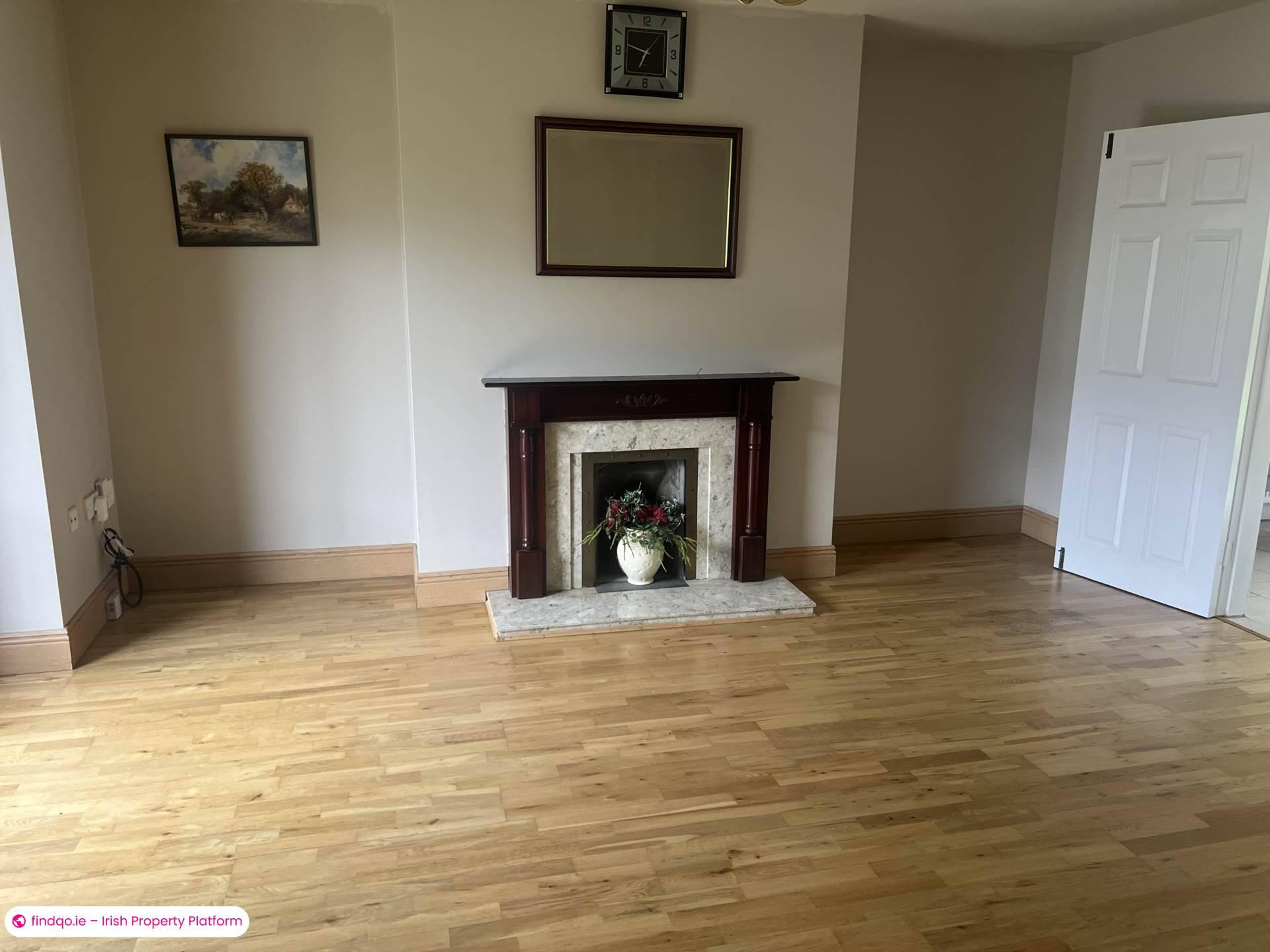 Semi-detached house for Sale in Courtfields, Raheen