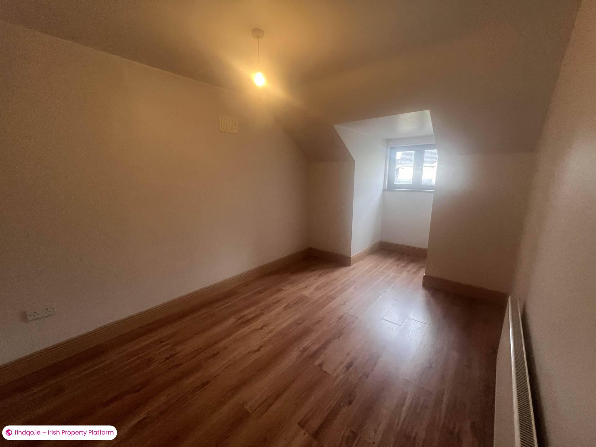 Semi-detached house for Sale in Courtfields, Raheen