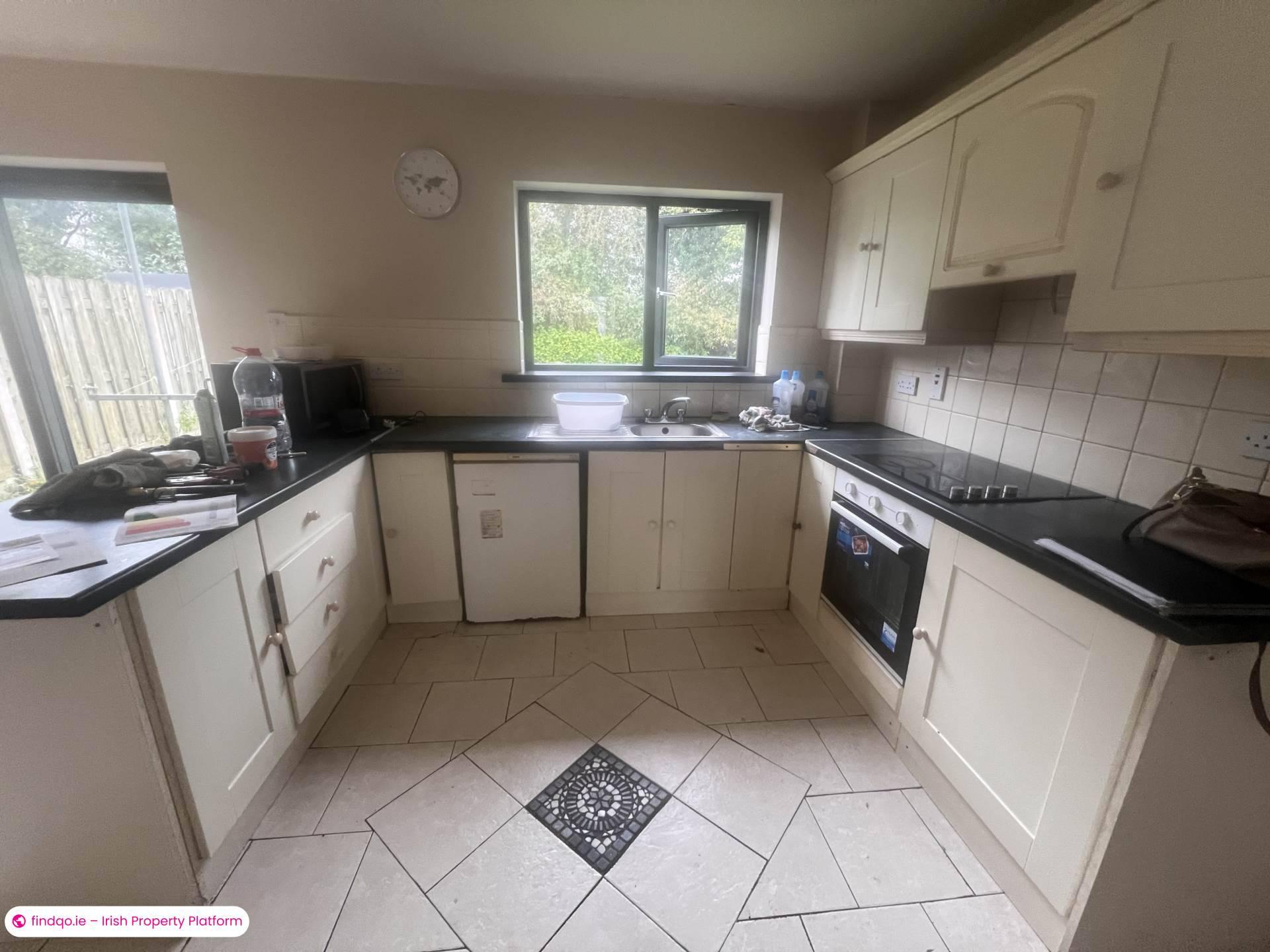 Semi-detached house for Sale in Courtfields, Raheen