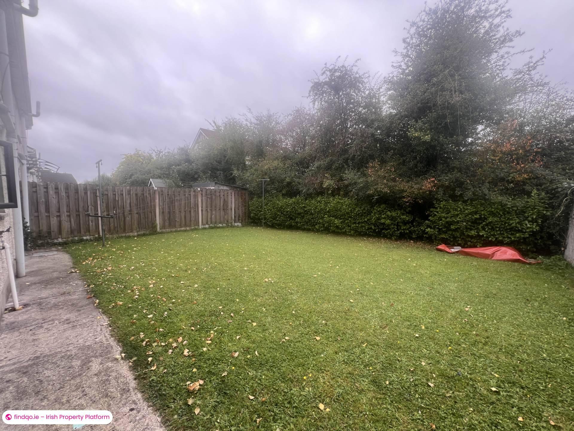 Semi-detached house for Sale in Courtfields, Raheen