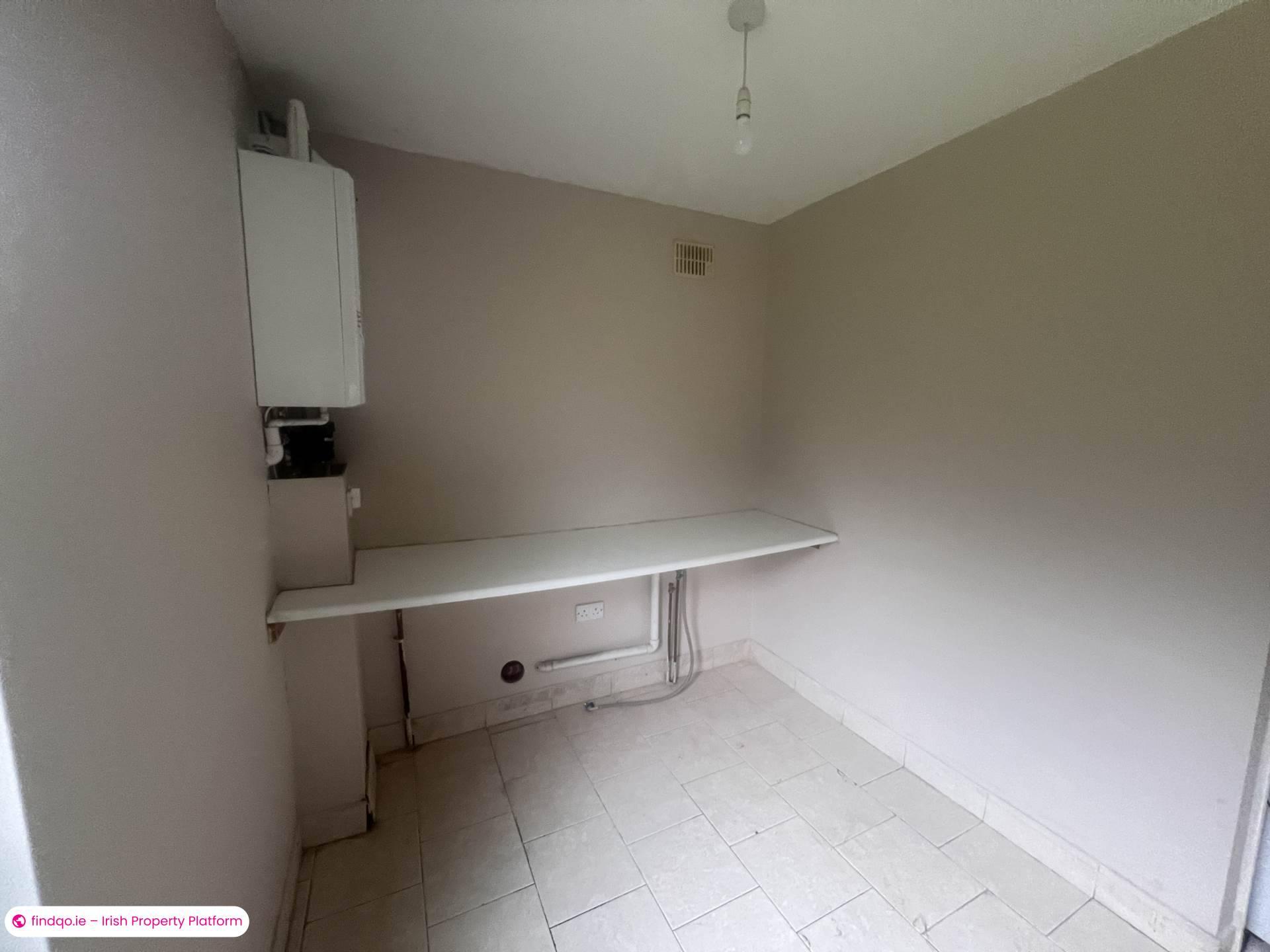 Semi-detached house for Sale in Courtfields, Raheen