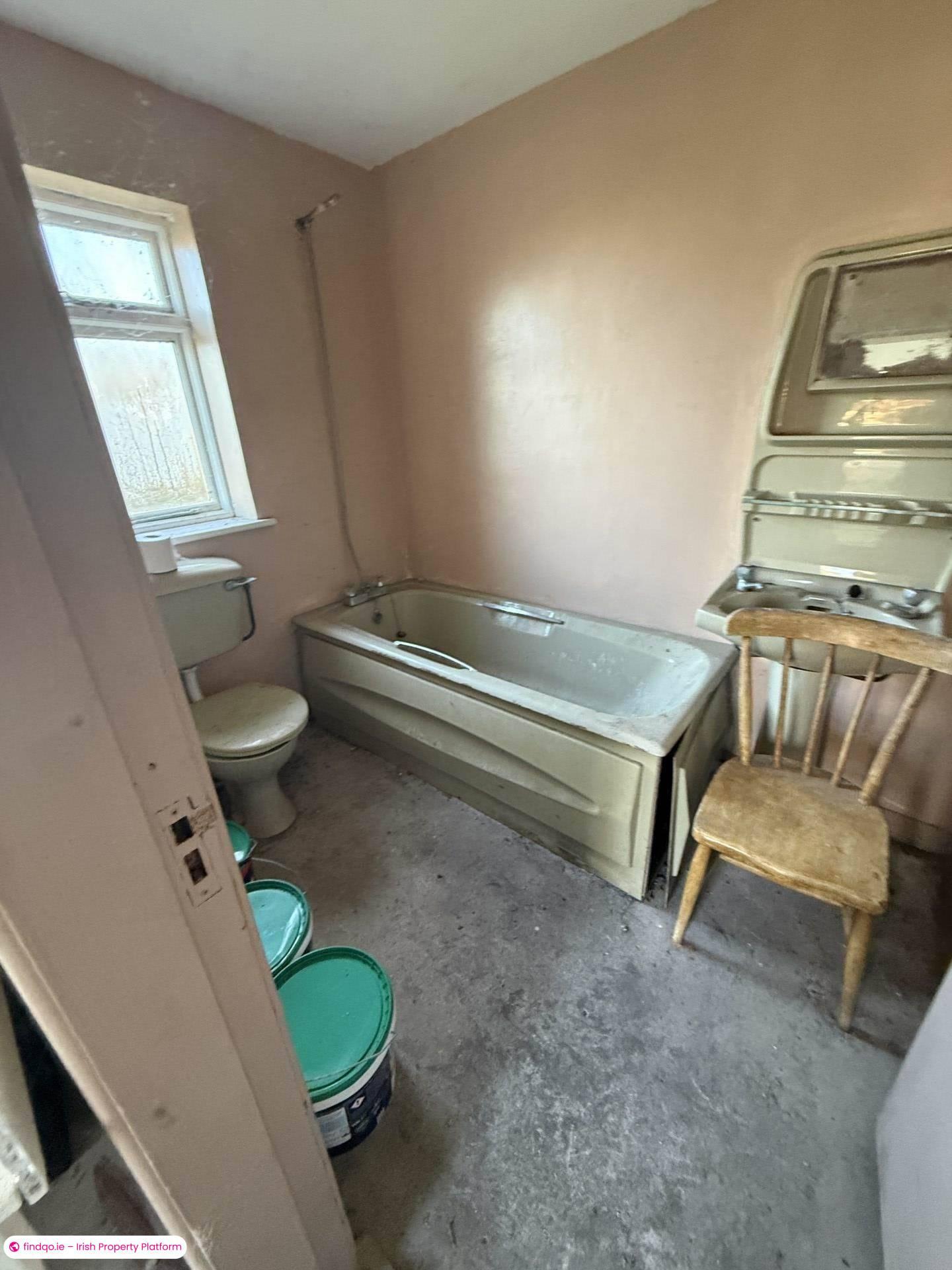 Detached house for Sale in Foynes, Limerick, V94 DK60