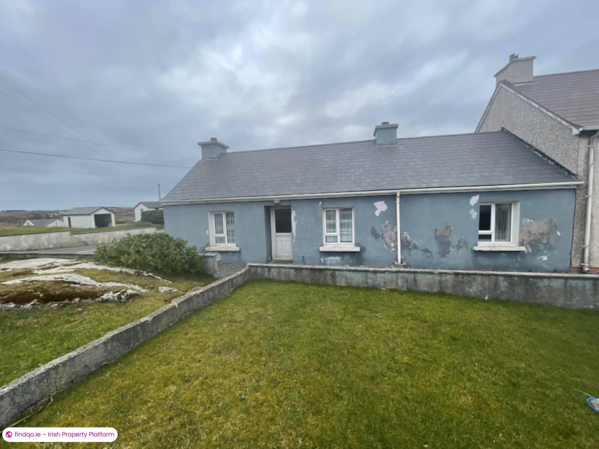 Semi-detached house for Sale in Kincasslagh, Donegal