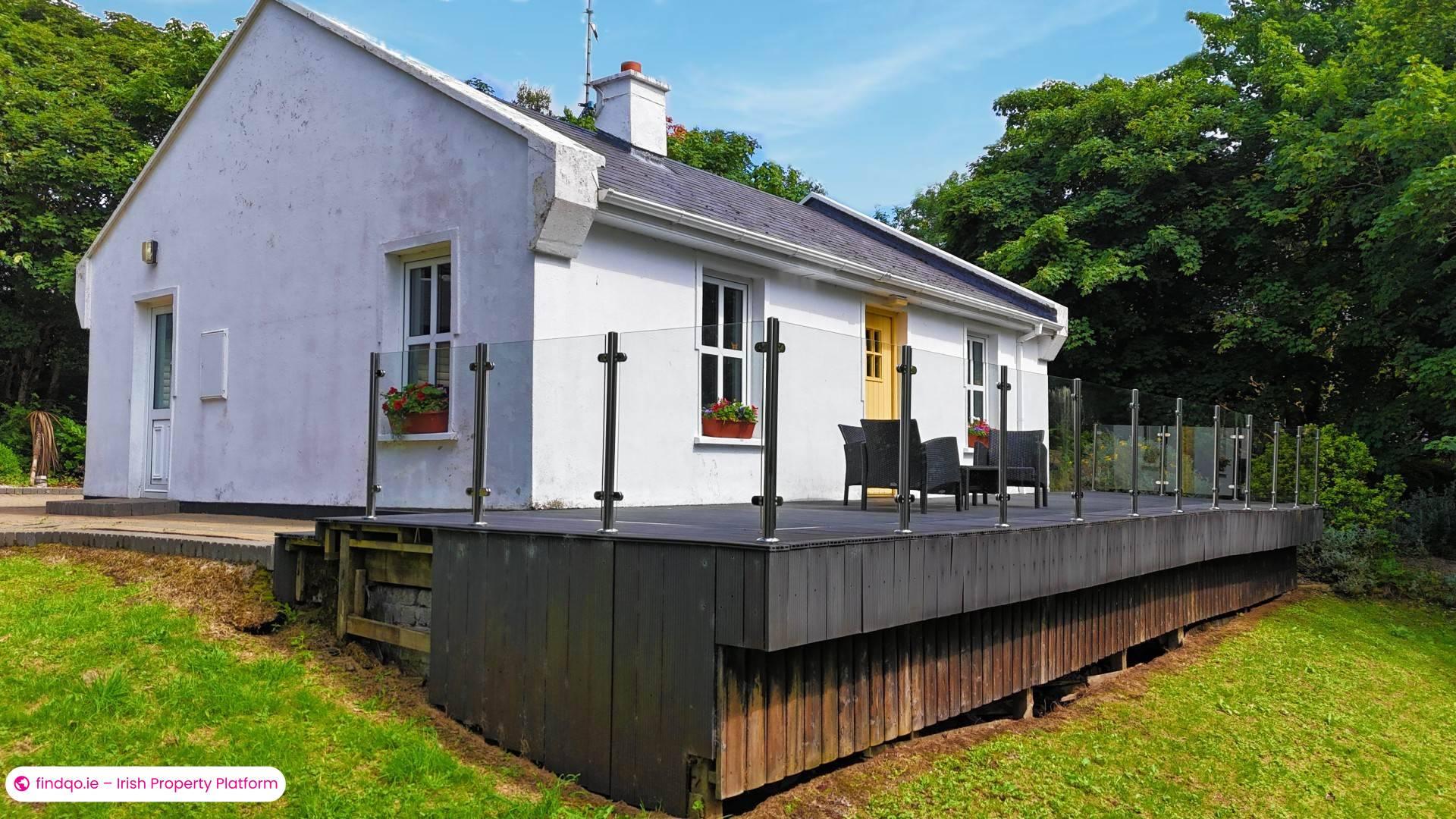 Detached house for Sale in Lettermacaward, Donegal