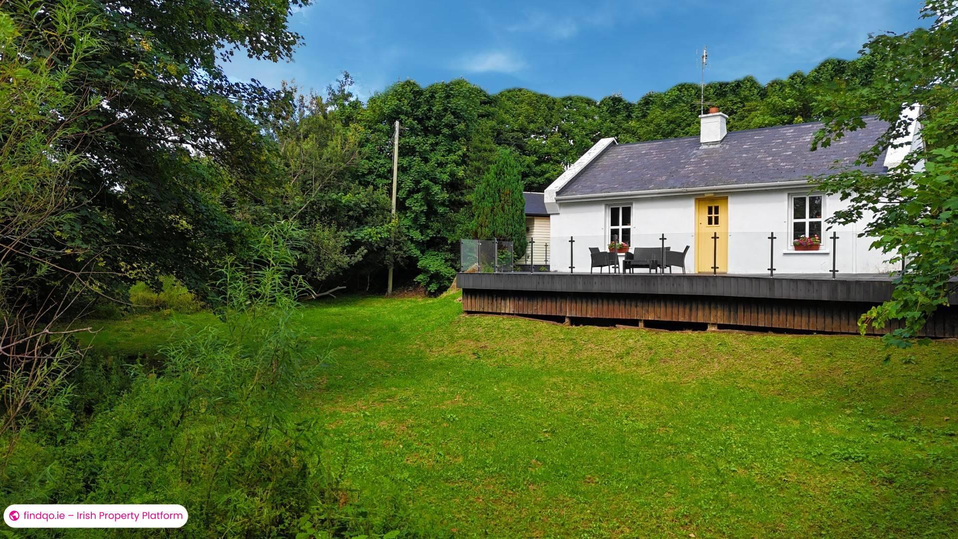 Detached house for Sale in Lettermacaward, Donegal