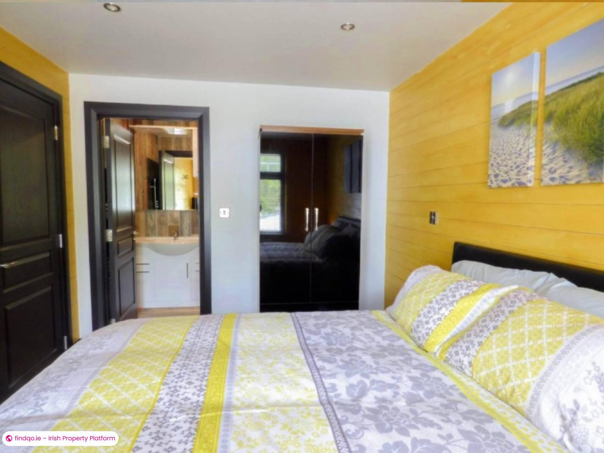 Detached house for Sale in Lettermacaward, Donegal