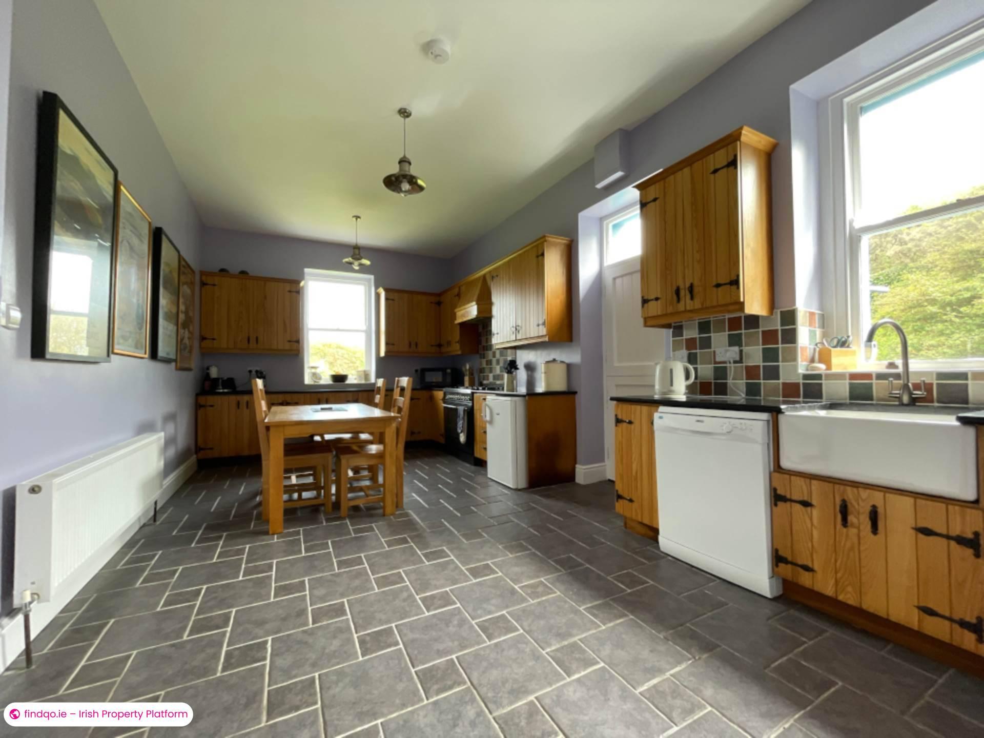 Detached house for Sale in Burtonport, Donegal