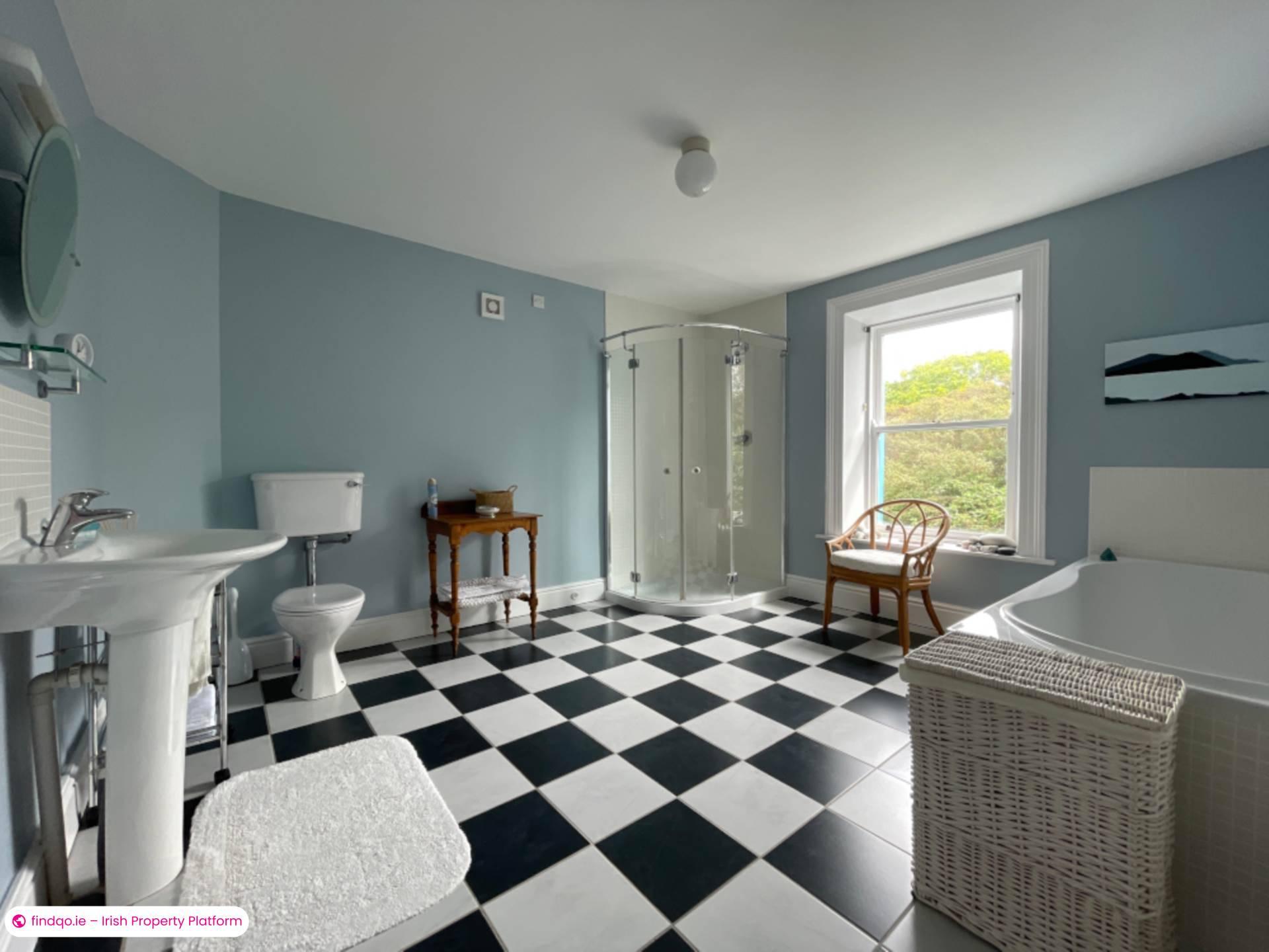 Detached house for Sale in Burtonport, Donegal