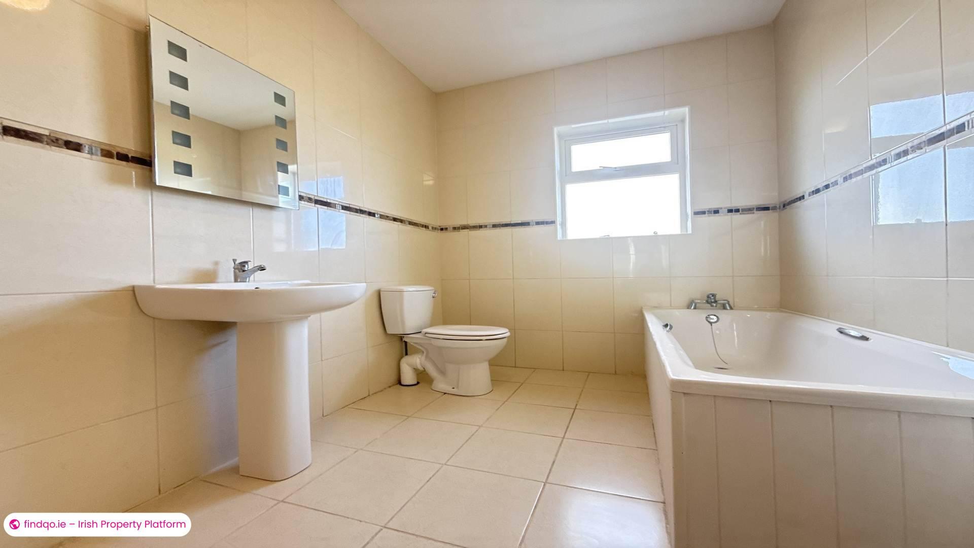 Detached house for Sale in Derrybeg, Donegal