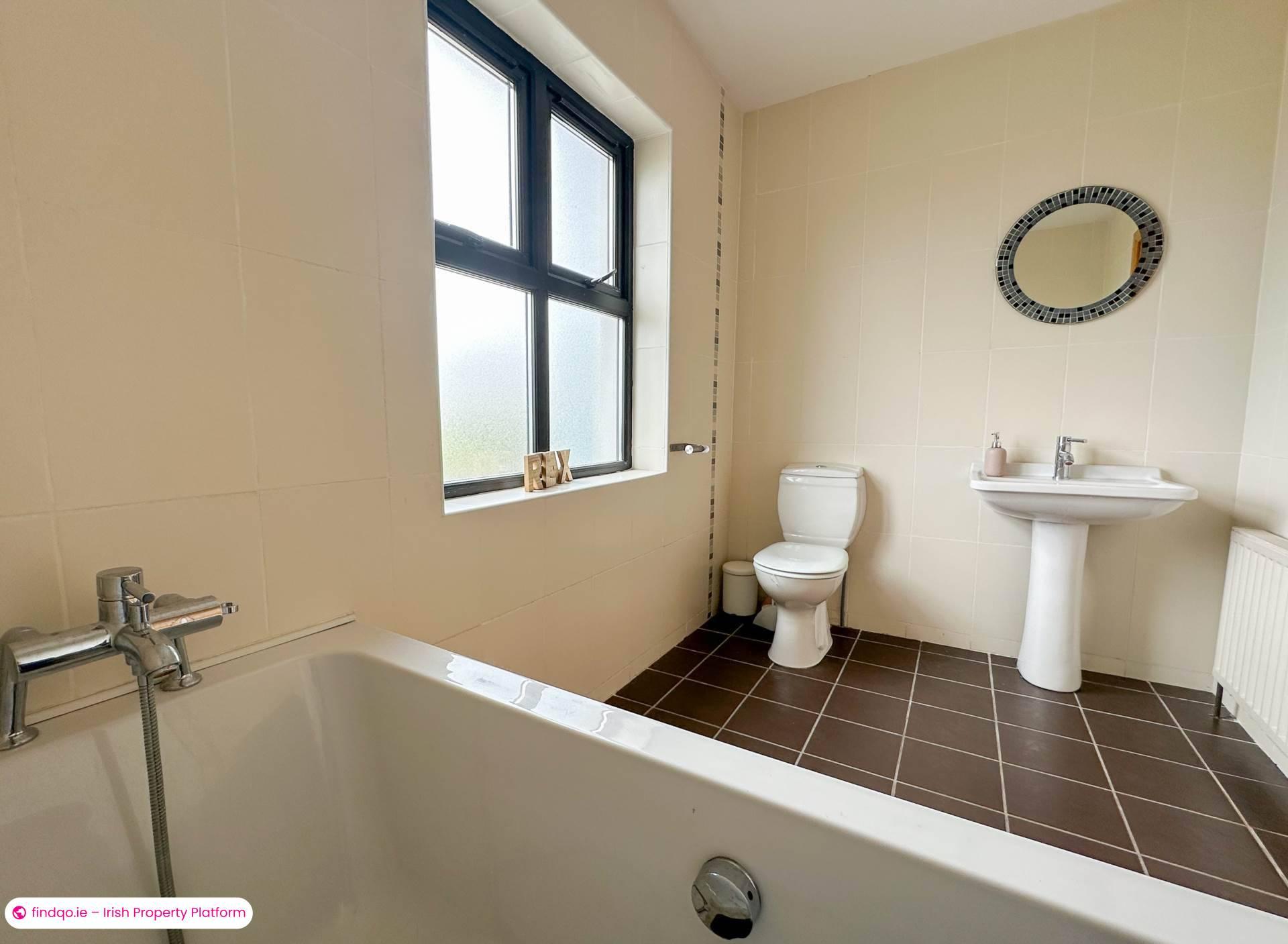 Detached house for Sale in Derrybeg, Donegal